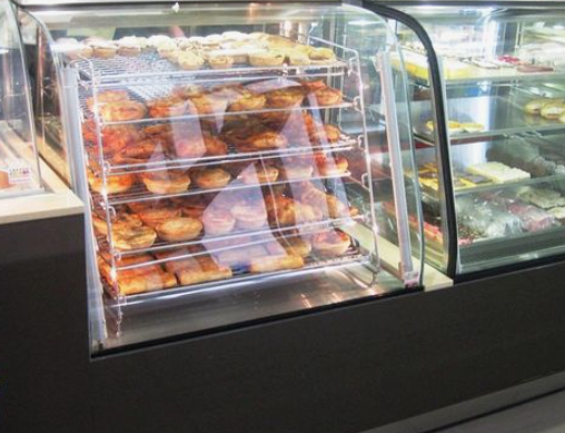 Dicas de limpeza e manutenção para vitrines de alimentos